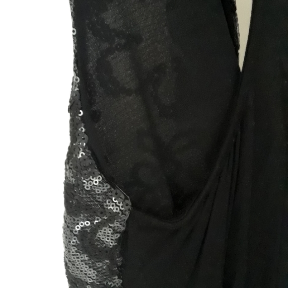 ISAL BED OLLËN. Sequin Sleeveless Designer Top. Silver. Size S - Picture 10 of 16
